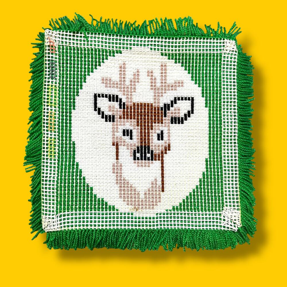Vintage Handmade Deer Stag Latch Hook Rug Wall Hanging Cottagecore Woodland - Picture 4 of 5